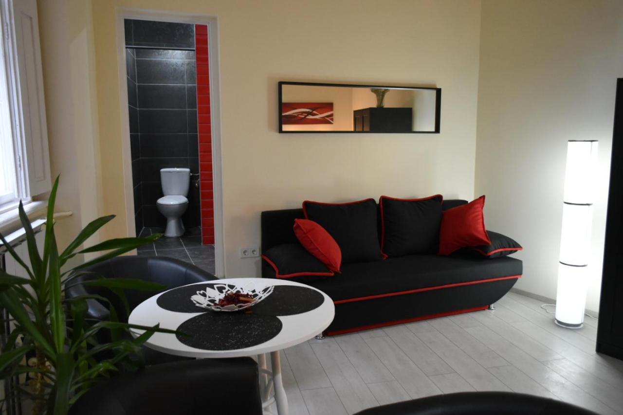 Főtér Apartmanház Szentendre Esterno foto