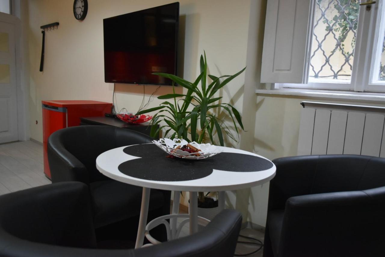 Főtér Apartmanház Szentendre Esterno foto